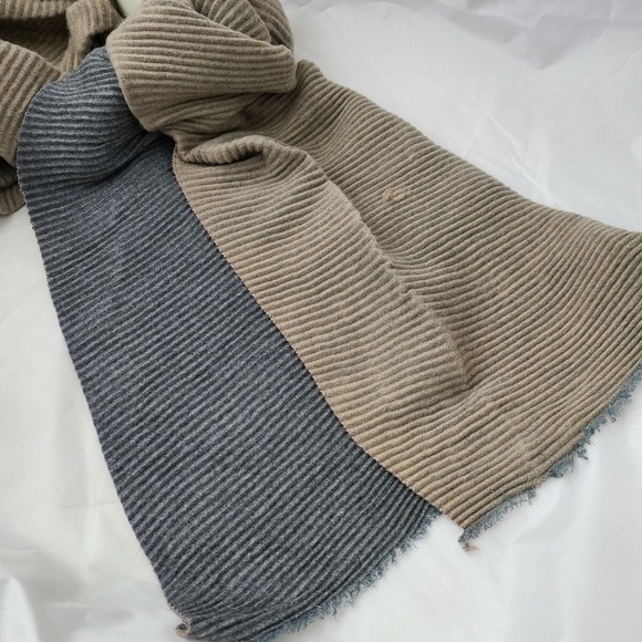 4th & Union Large Grey & Tan Scarf - Picture 3 of 7